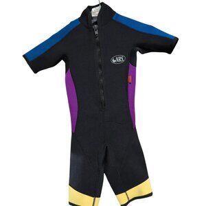 NRS Wetsuit Youth child color block Black wetsuit shorts gender neutral Surfer